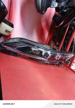 Affordable Toyota Harrier Headlight Available