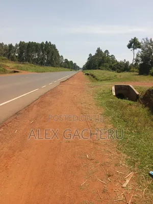 5 Acres Touching Tarmac