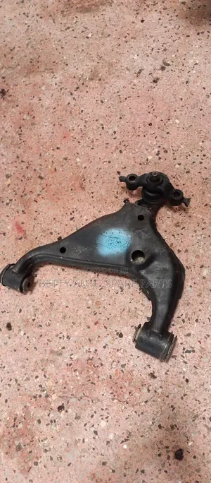 Toyota Hilux Vigo 4 Wd Lower Arm