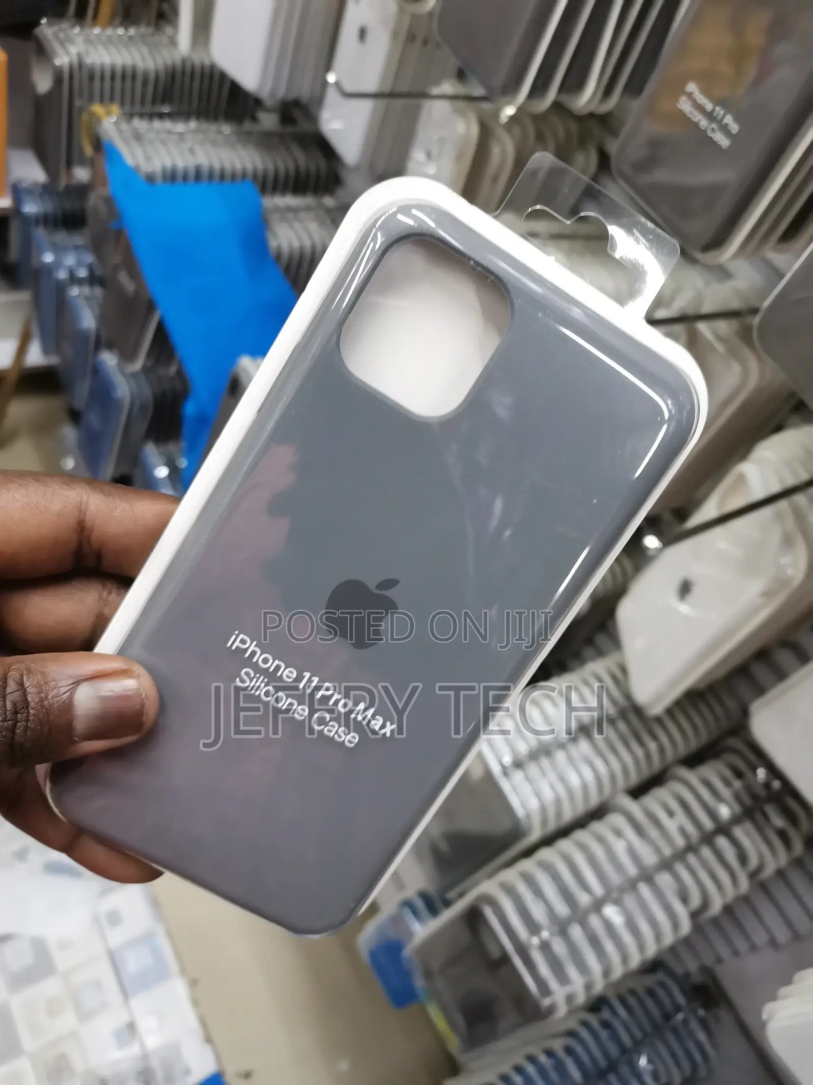 iPhone 11 Pro Max Silicon Case Apple Logo - Natural Titanium