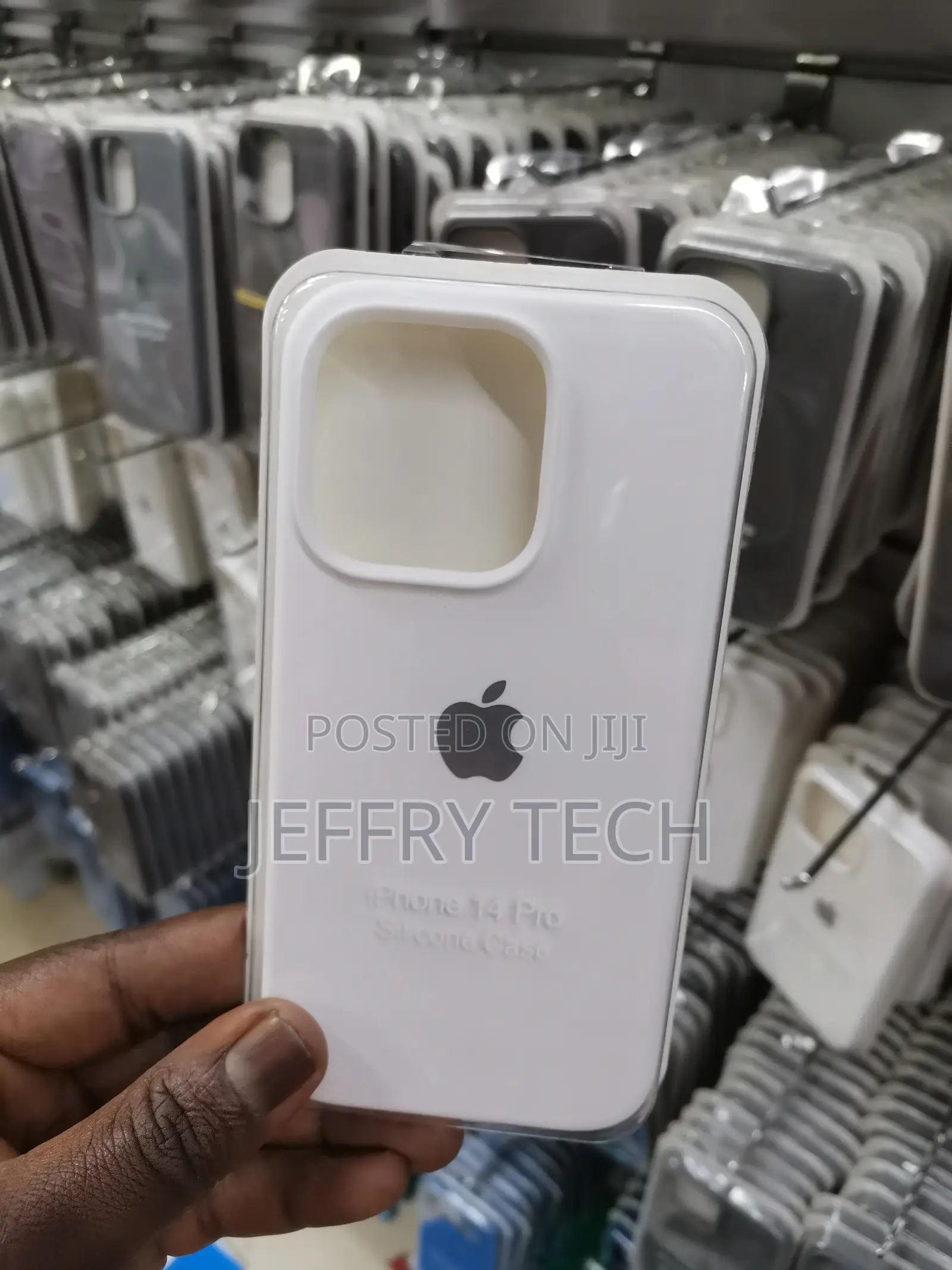 White Silicone Case Official Liquid - iPhone 14 Pro