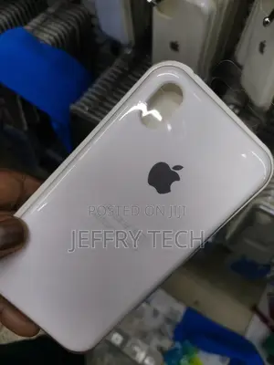 iPhone X/Xs Liquid White Silicone With Logo Case
