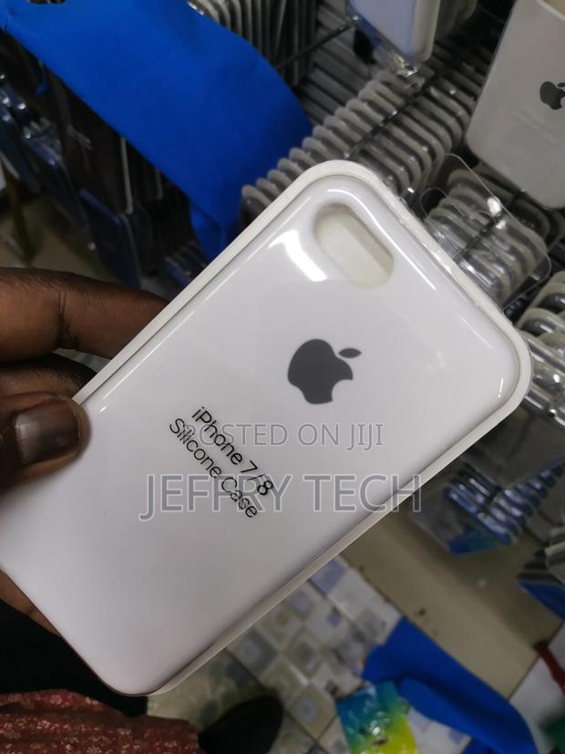 White Silicone Case Back Cover for Apple iPhone 7 / 8 - thumbnail 3