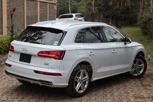 Audi Q5 2.0T Premium AWD quattro 2018 White