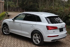 Audi Q5 2.0T Premium AWD quattro 2018 White