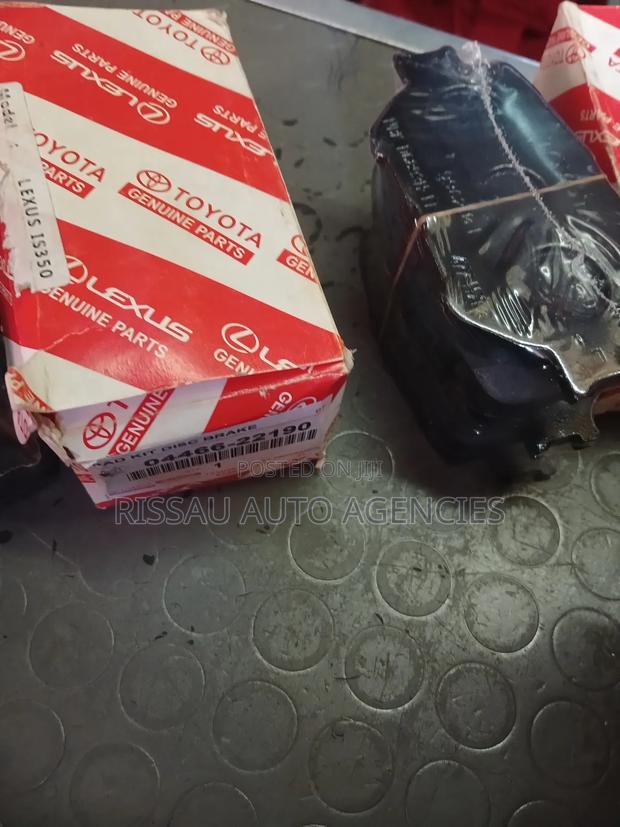 Toyota Mark X and Toyota Crown Genuine Rear Brake Pads.