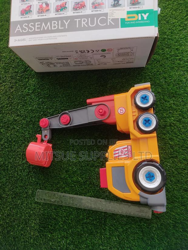 Assembly Toy Hard Plastic Truck With Tools 34x20cm - thumbnail 3