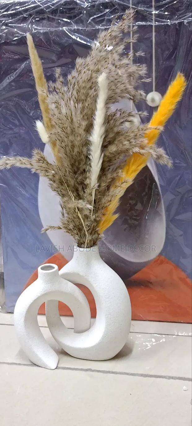 Interlocking Ceramic Flowervase - main view