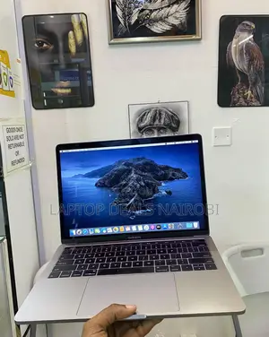 Laptop Apple MacBook Pro 2017 16GB Intel Core I7 SSD 256GB