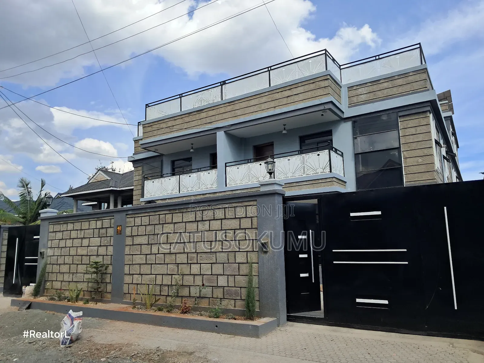 5bdrm Maisonette in Gateway Mall Area for rent