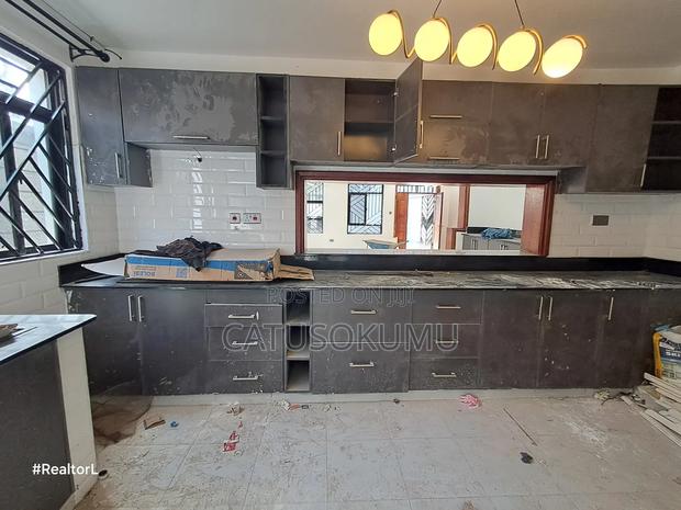 5bdrm Maisonette in Gateway Mall Area for rent - thumbnail 7