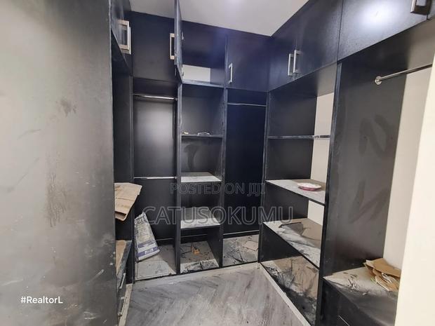5bdrm Maisonette in Gateway Mall Area for rent - thumbnail 12
