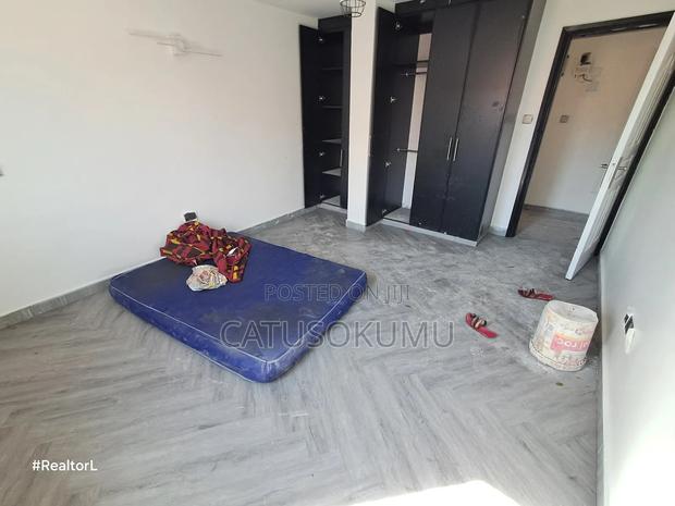 5bdrm Maisonette in Gateway Mall Area for rent - thumbnail 17