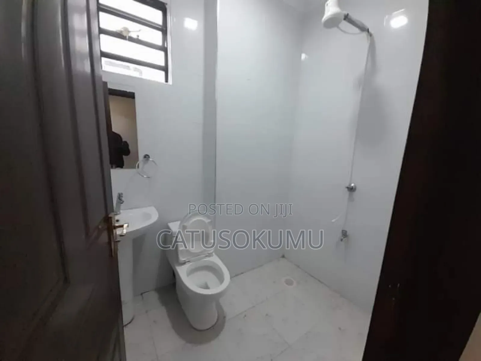4bdrm Maisonette in Gateway Mall Area for rent