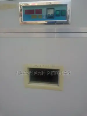 Used 528 Chicken Eggs Automatic Incubator