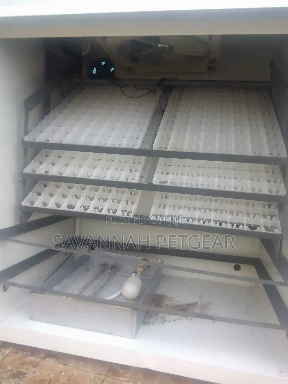 Used 528 Chicken Eggs Automatic Incubator