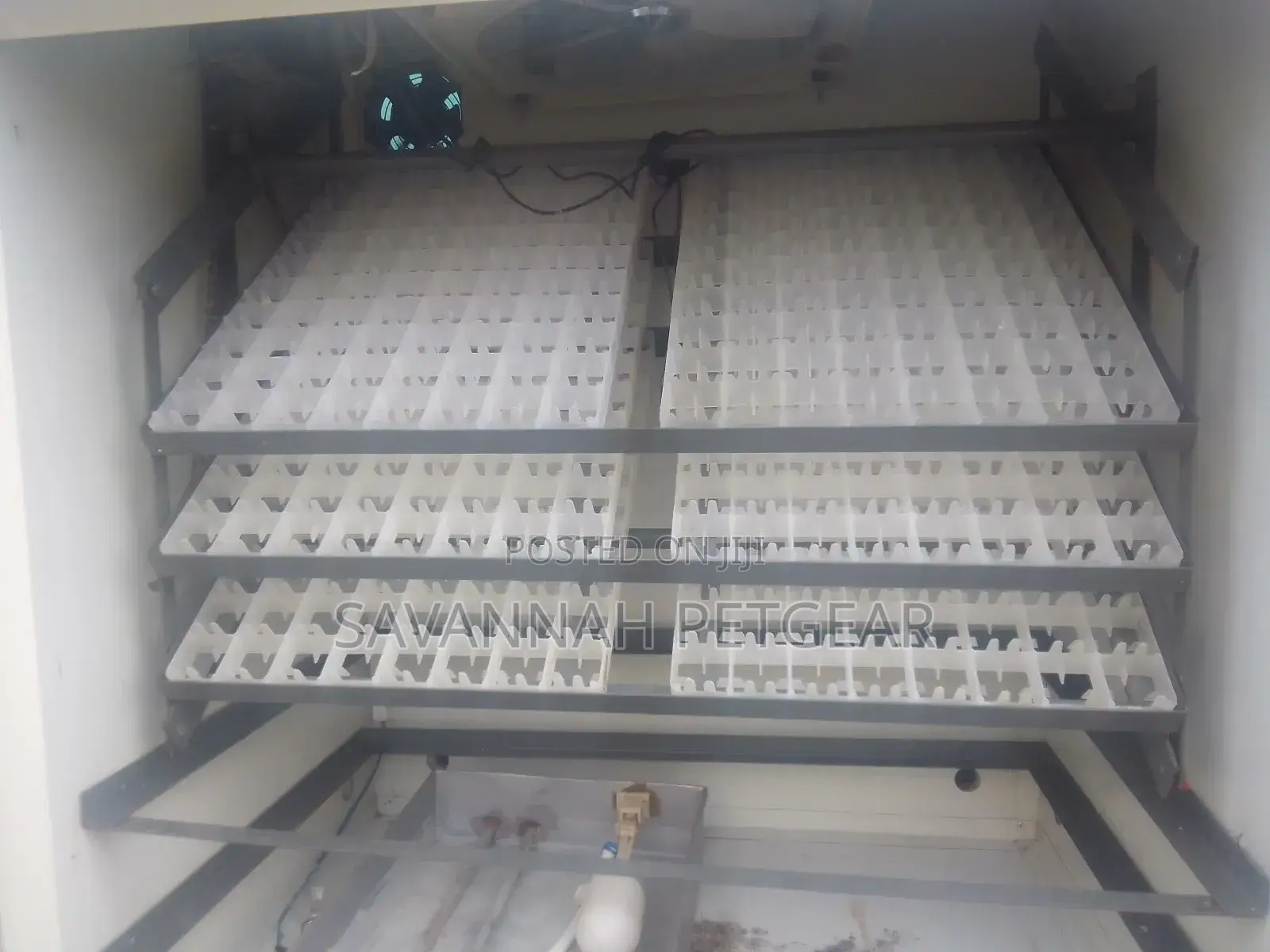 Used 528 Chicken Eggs Automatic Incubator
