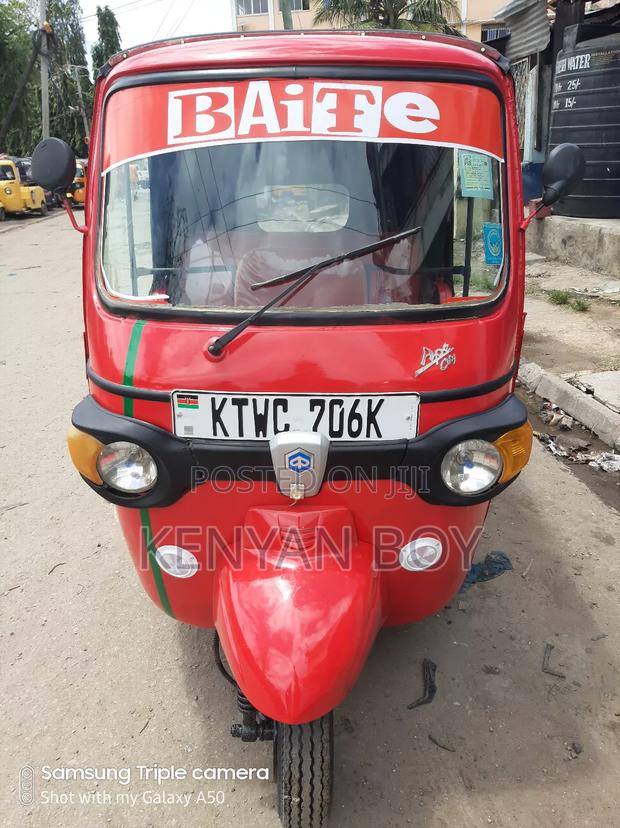 Piaggio Scooter 2020 Red - main view