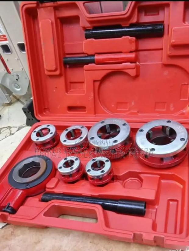 1/2" to 2" Rachet Die Stock - main view