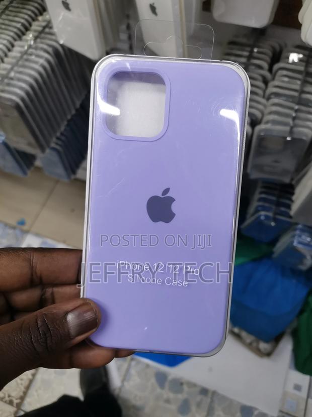 Silicone Case Lilac iPhone 12 Pro - main view