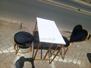 Manicure Table and Chairs - main view