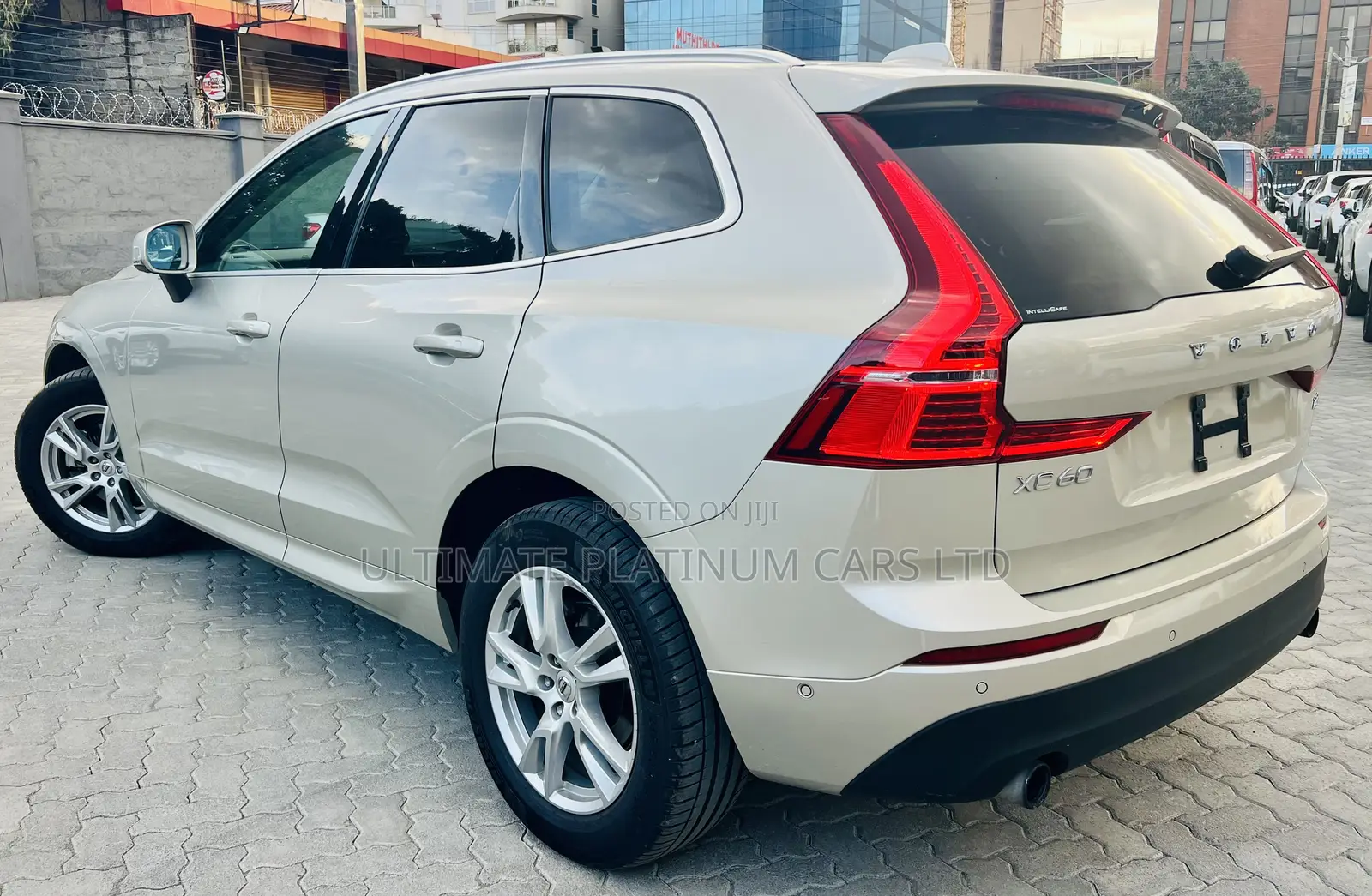 Volvo XC60 T5 Inscription AWD 2019 Gold