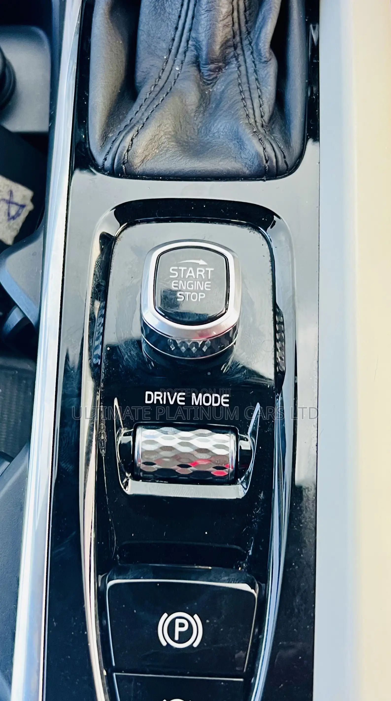 Volvo XC60 T5 Inscription AWD 2019 Gold