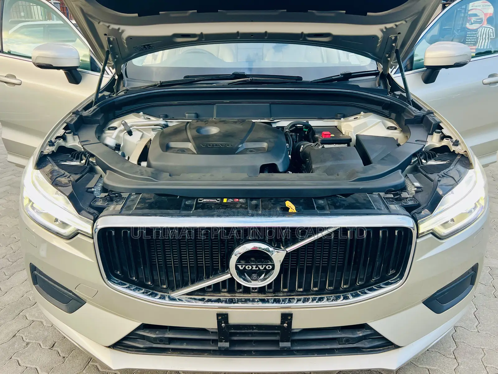 Volvo XC60 T5 Inscription AWD 2019 Gold