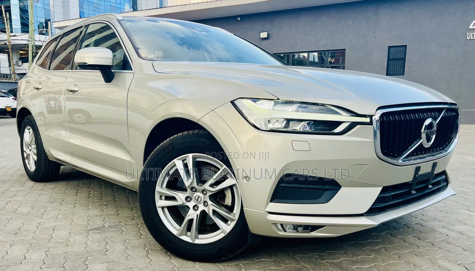 Volvo XC60 T5 Inscription AWD 2019 Gold