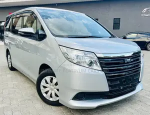 Toyota Noah 2.0 AWD (8 Seater) 2017 Silver