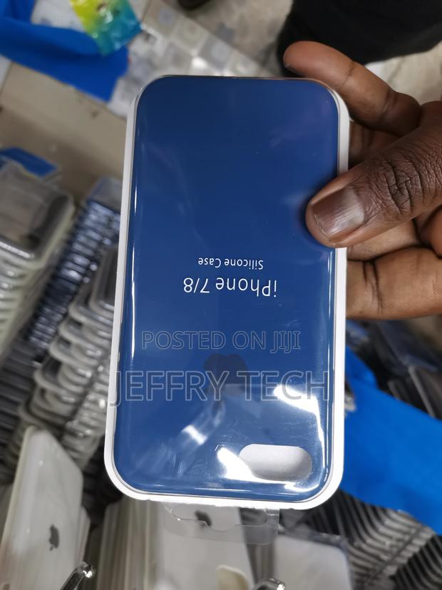 Apple iPhone 8 / 7 Silicone Case - Midnight Blue - main view