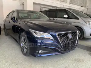 Toyota Crown 2018 Blue