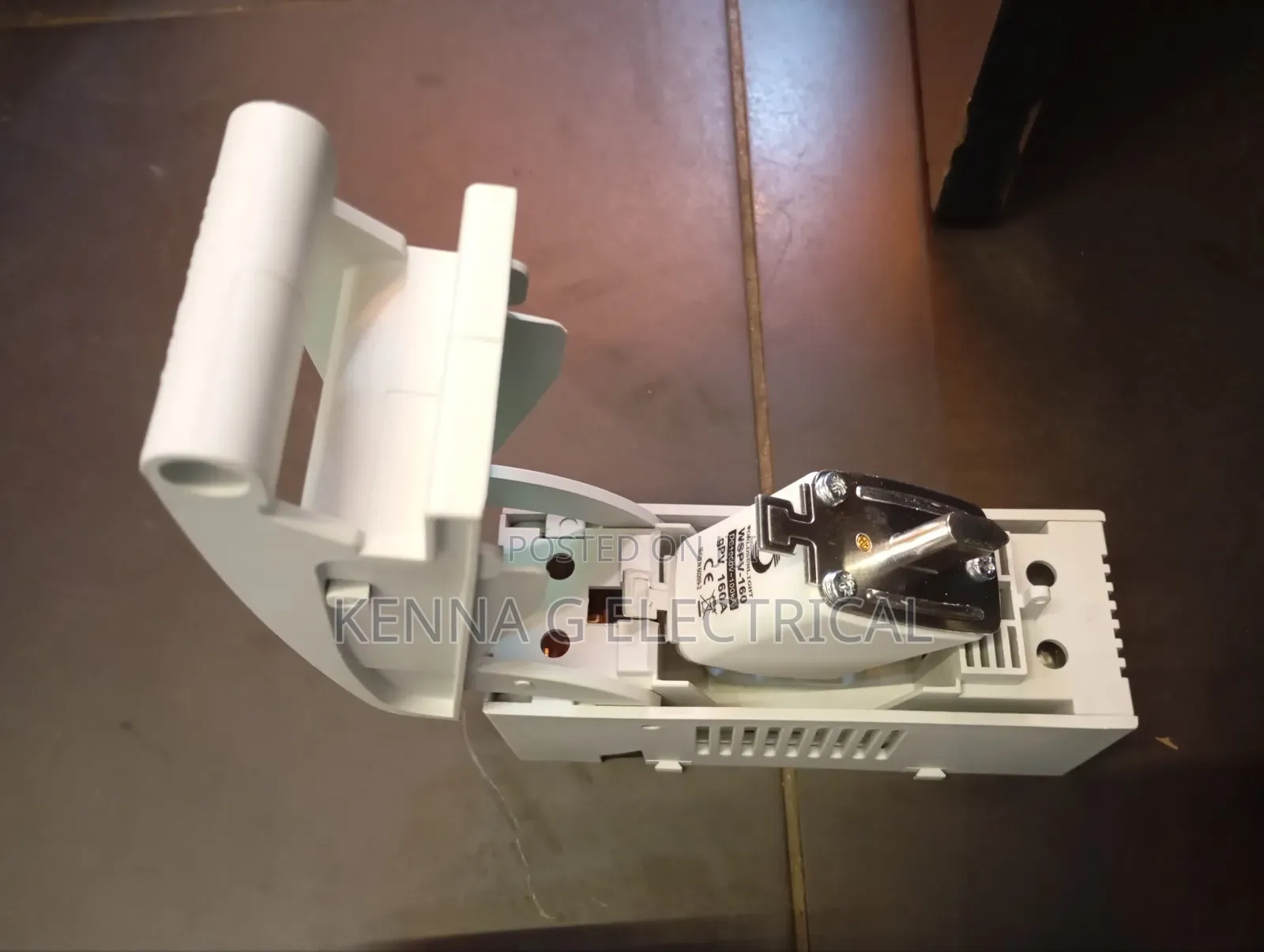 Battery Disconnect Fuse Holder and Fuse 160A
