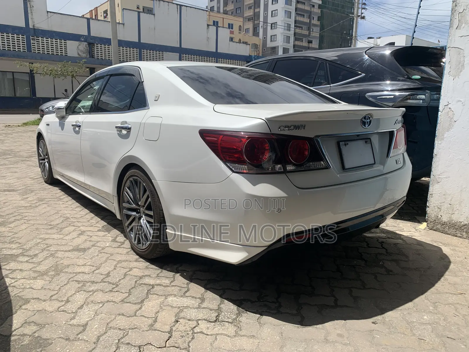 Toyota Crown 2017 Off white