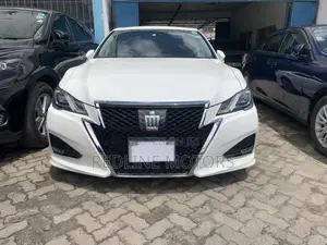 Toyota Crown 2017 Off white