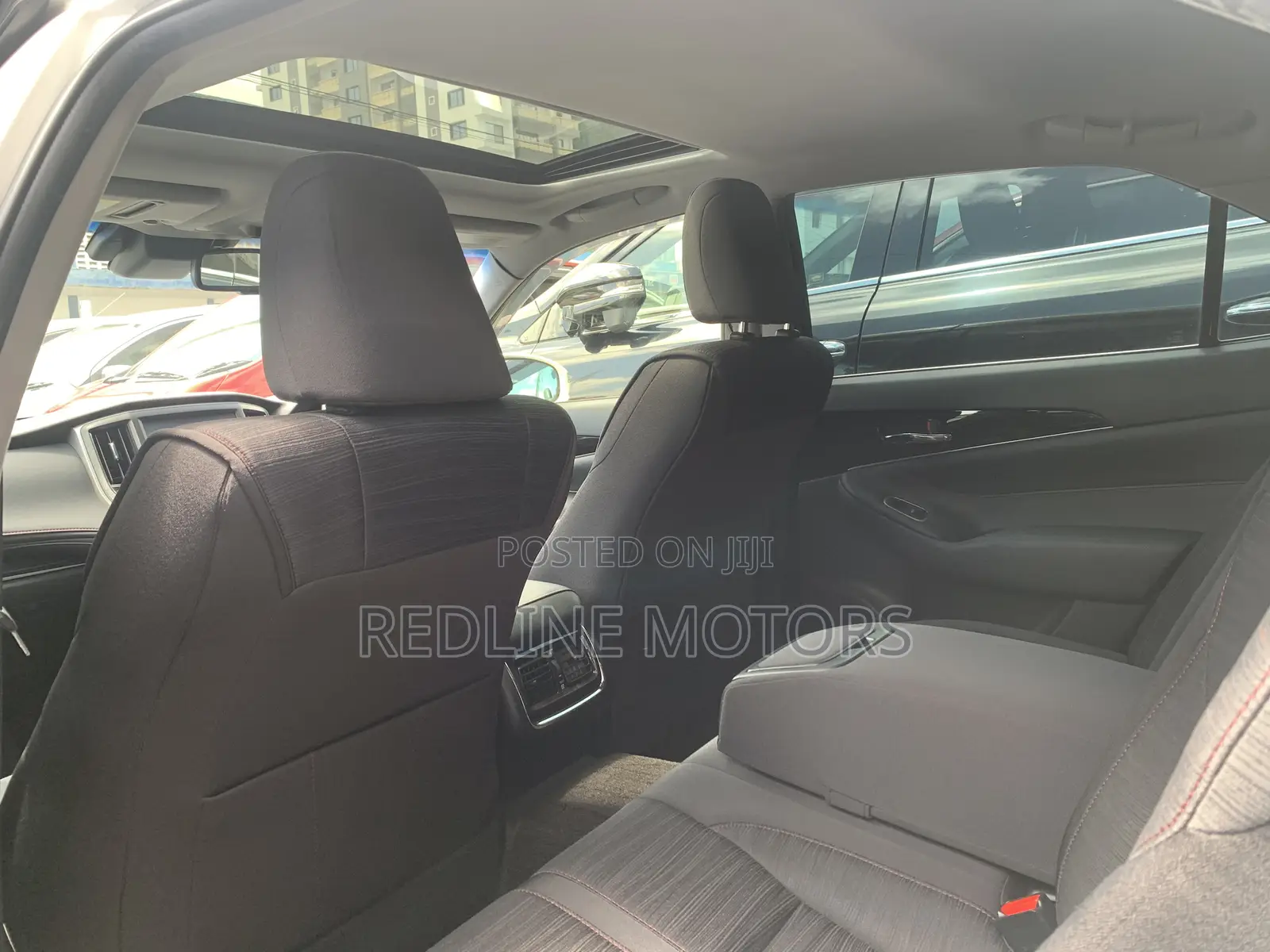 Toyota Crown 2017 Off white
