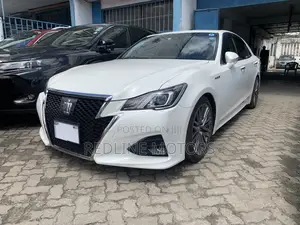 Toyota Crown 2017 Off white