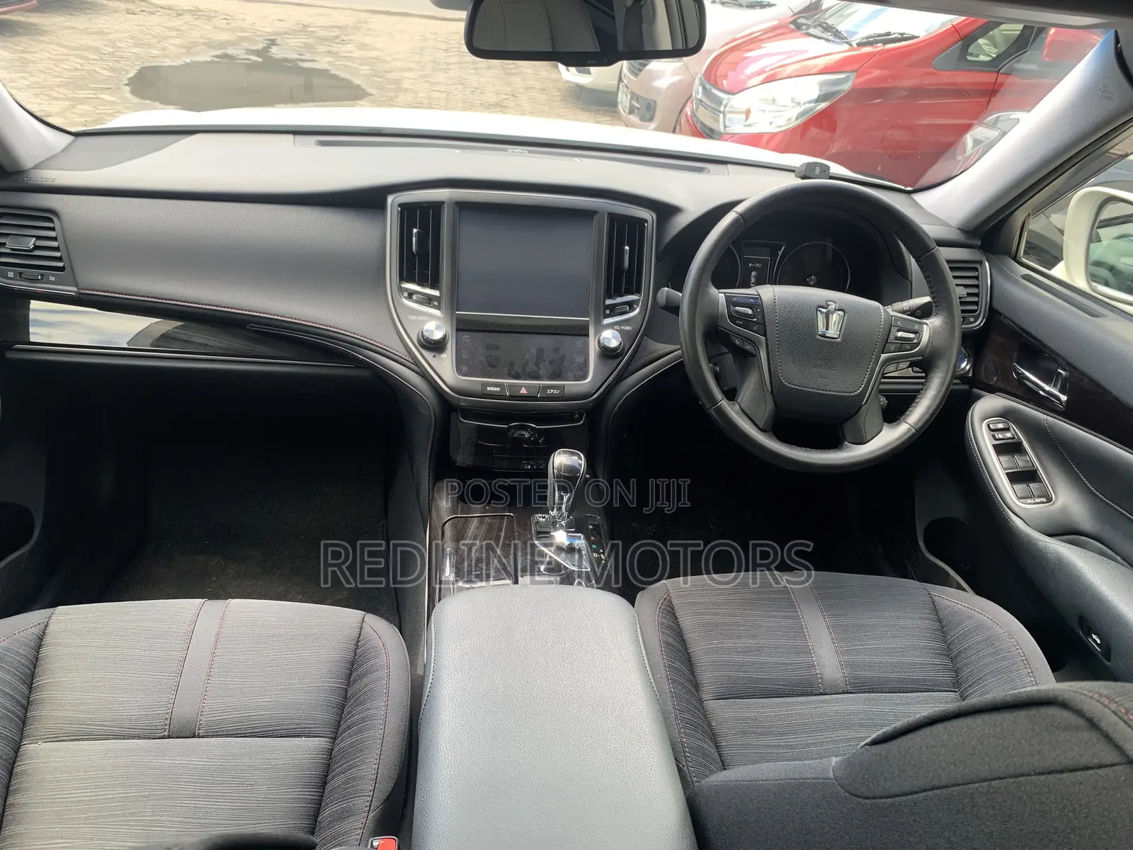 Toyota Crown 2017 Off white