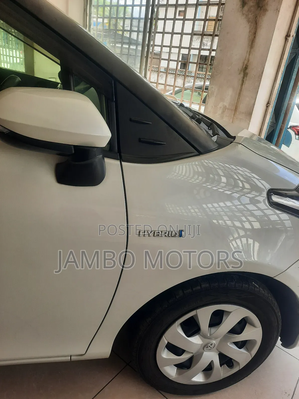 Toyota Sienta 1.5 Hybrid FWD (6-seater) 2018 White