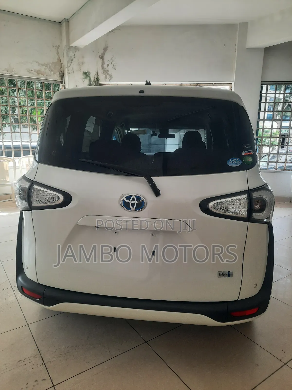 Toyota Sienta 1.5 Hybrid FWD (6-seater) 2018 White