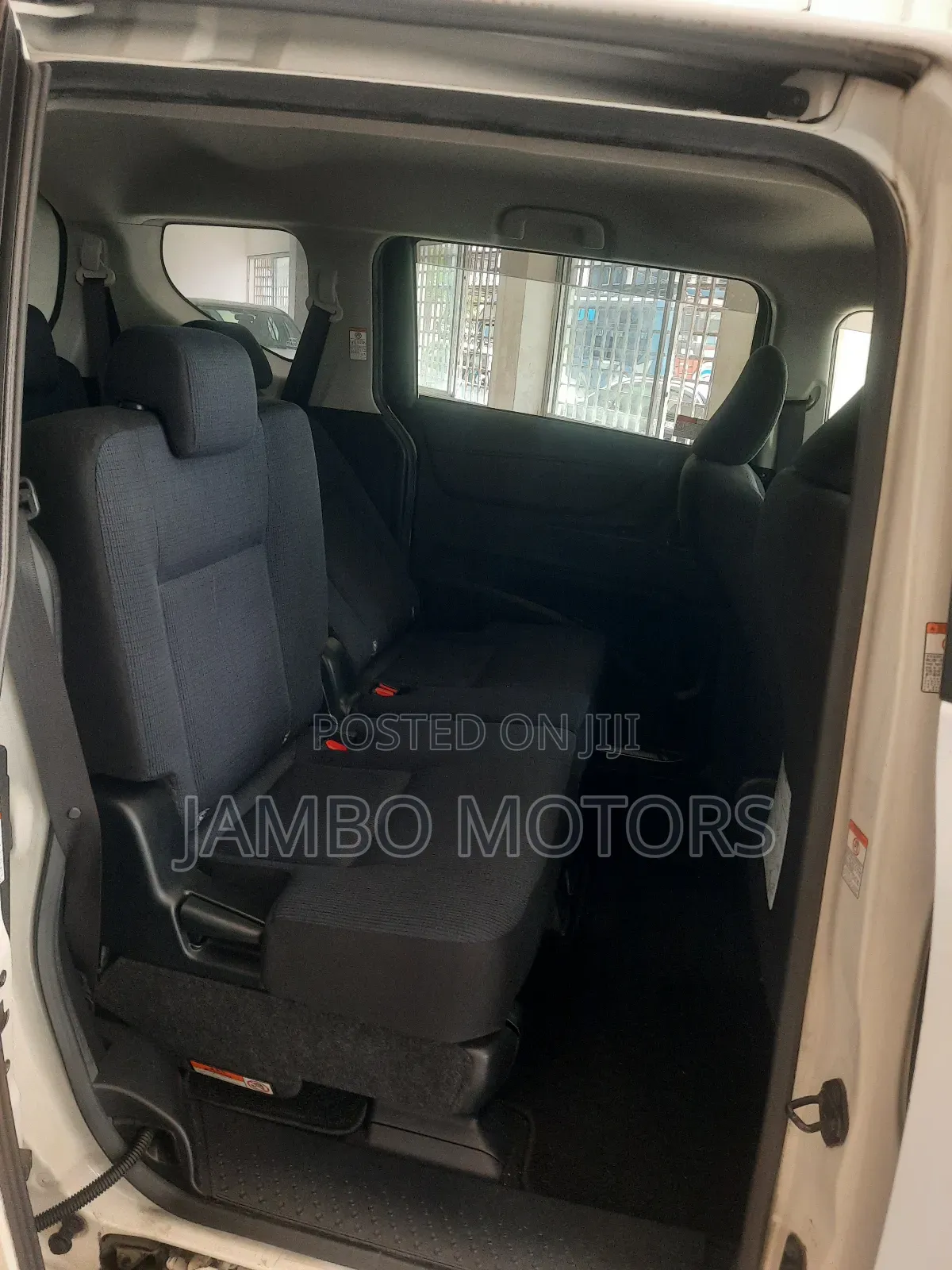 Toyota Sienta 1.5 Hybrid FWD (6-seater) 2018 White