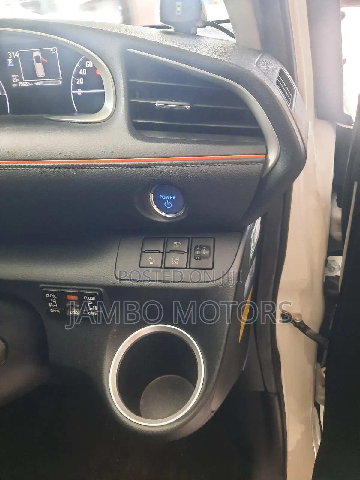 Toyota Sienta 1.5 Hybrid FWD (6-seater) 2018 White
