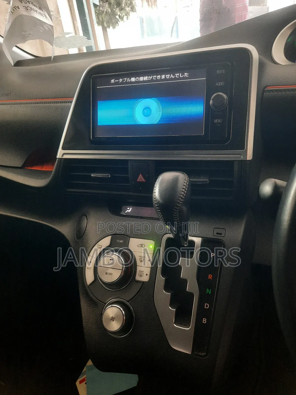 Toyota Sienta 1.5 Hybrid FWD (6-seater) 2018 White