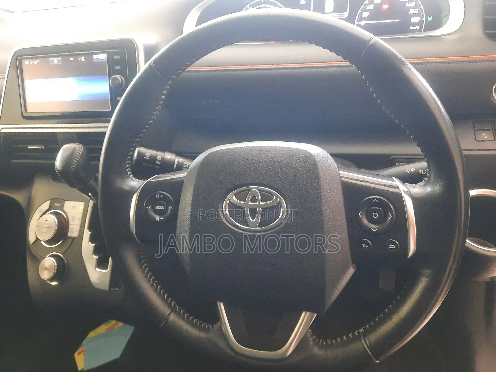 Toyota Sienta 1.5 Hybrid FWD (6-seater) 2018 White