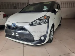 Toyota Sienta 1.5 Hybrid FWD (6-seater) 2018 White