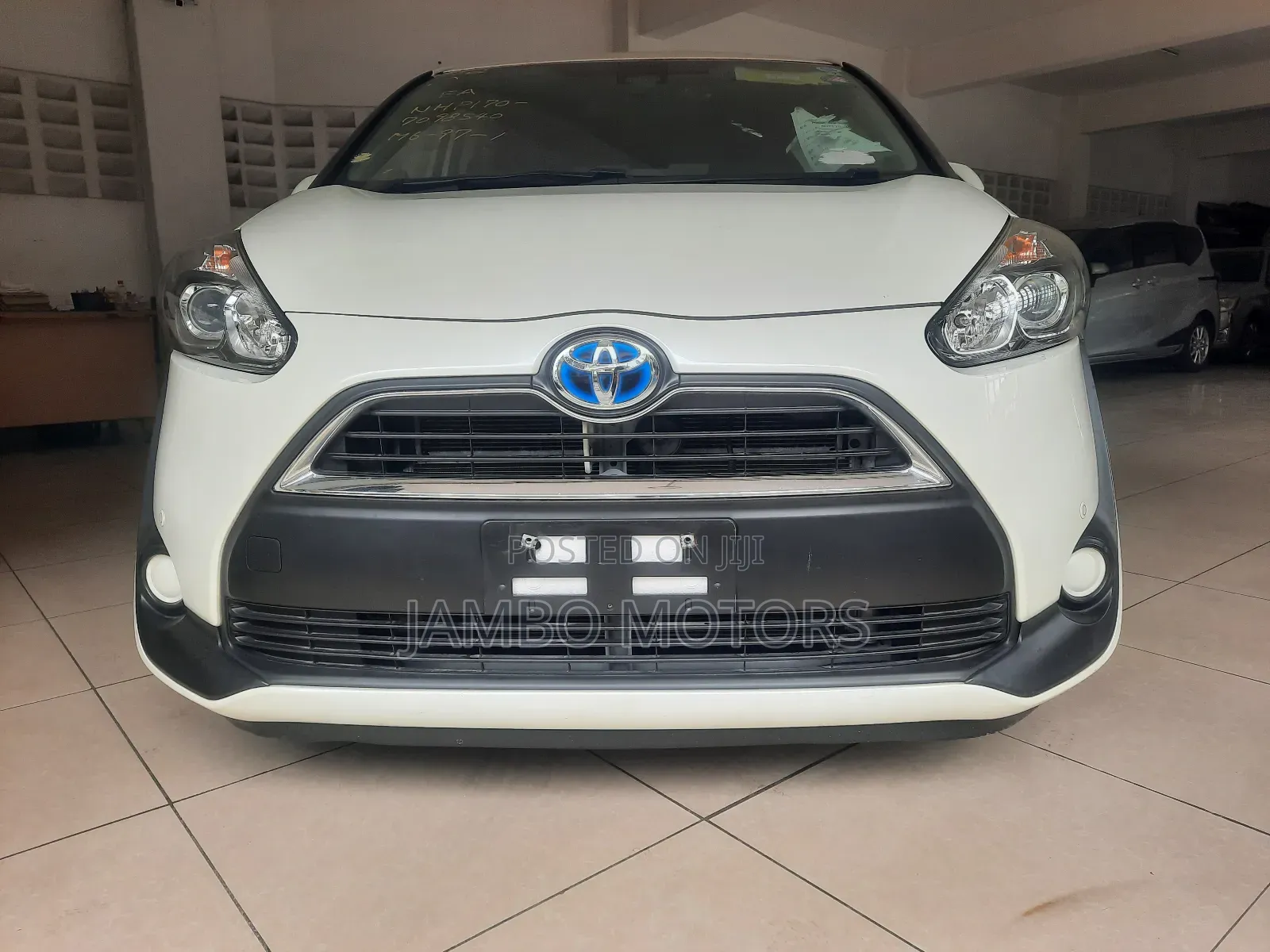 Toyota Sienta 1.5 Hybrid FWD (6-seater) 2018 White