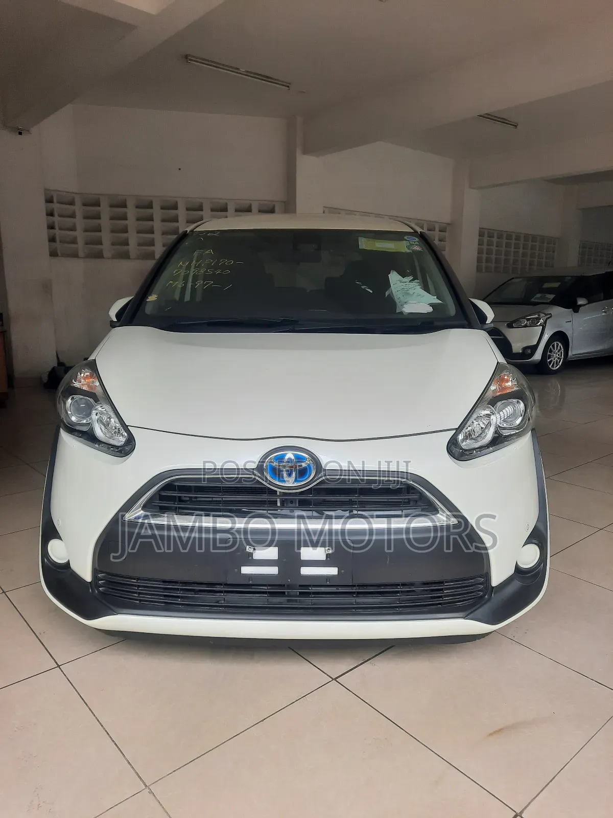 Toyota Sienta 1.5 Hybrid FWD (6-seater) 2018 White