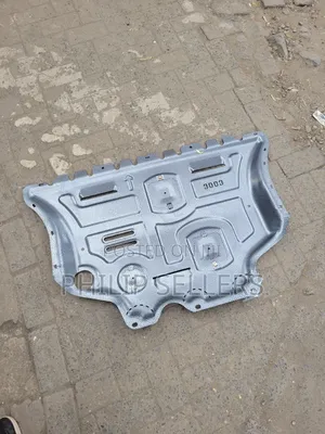 VW Golf MK7 Sump Guard/Skid Plate. Price: 15,000