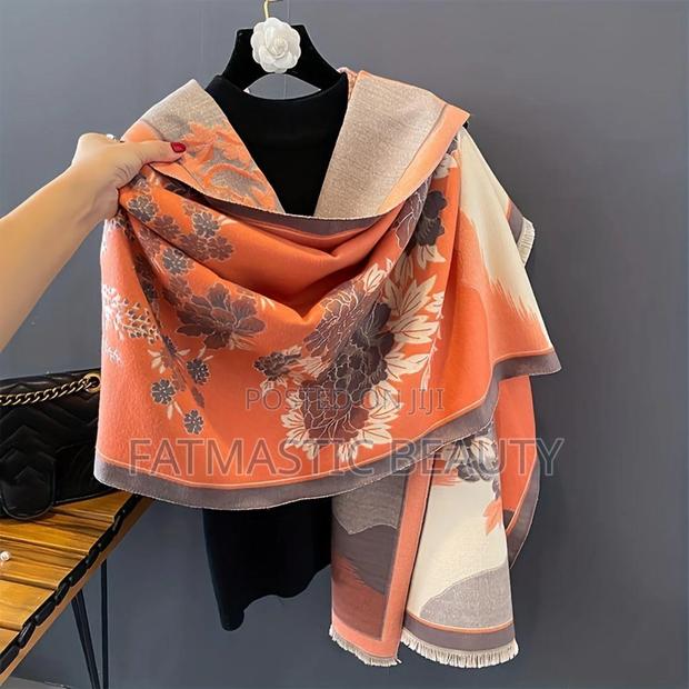 Lovely Shawls - main view