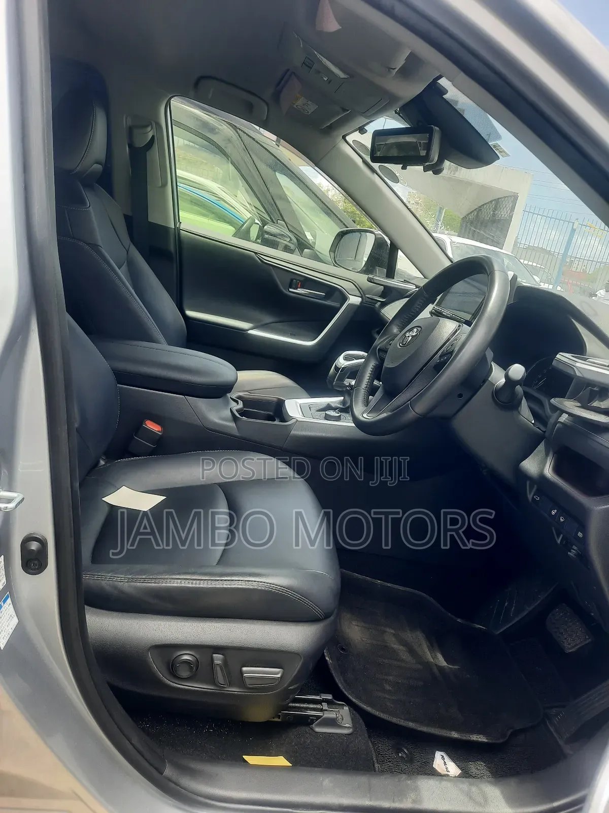Toyota RAV4 LE AWD 2019 Silver